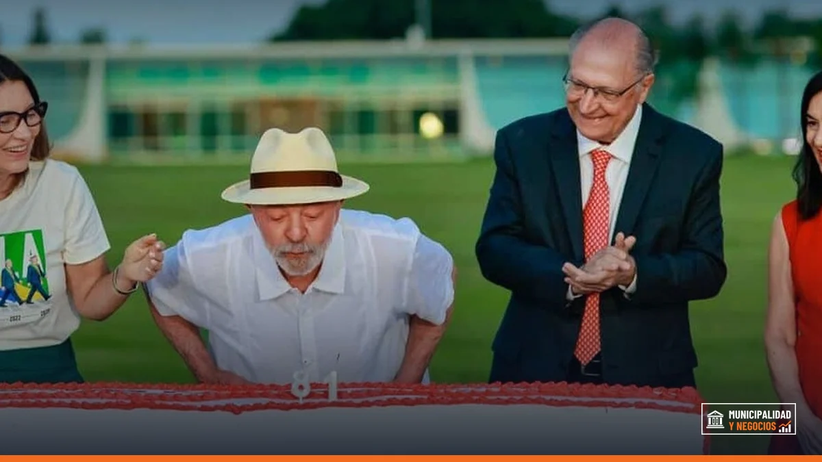 Lula da Silva celebró su cumpleaños en Brasilia con la presencia de seguidores y familiares.
