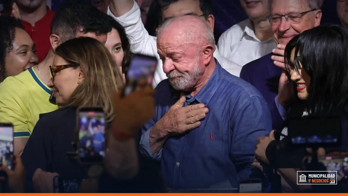 Fotografía de un acto público en Brasilia con la presencia de líderes latinoamericanos.