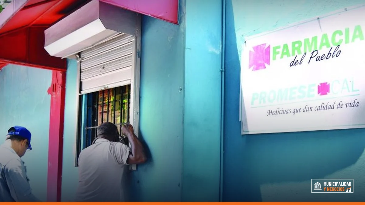 Imagen de una farmacia popular ubicada en un hospital público.