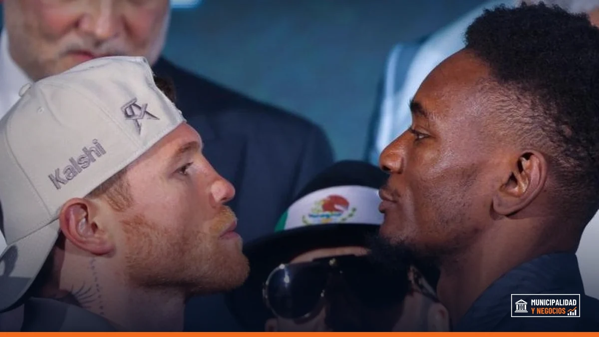 Saúl 'Canelo' Álvarez llega a Arabia Saudita para su próximo combate.