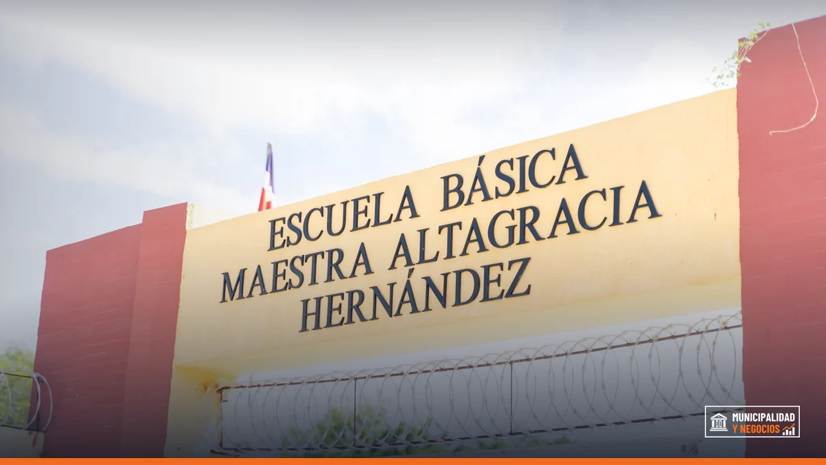 Estudiantes y familias de San Pedro valoran oportunidades de formación que ofrece nueva escuela