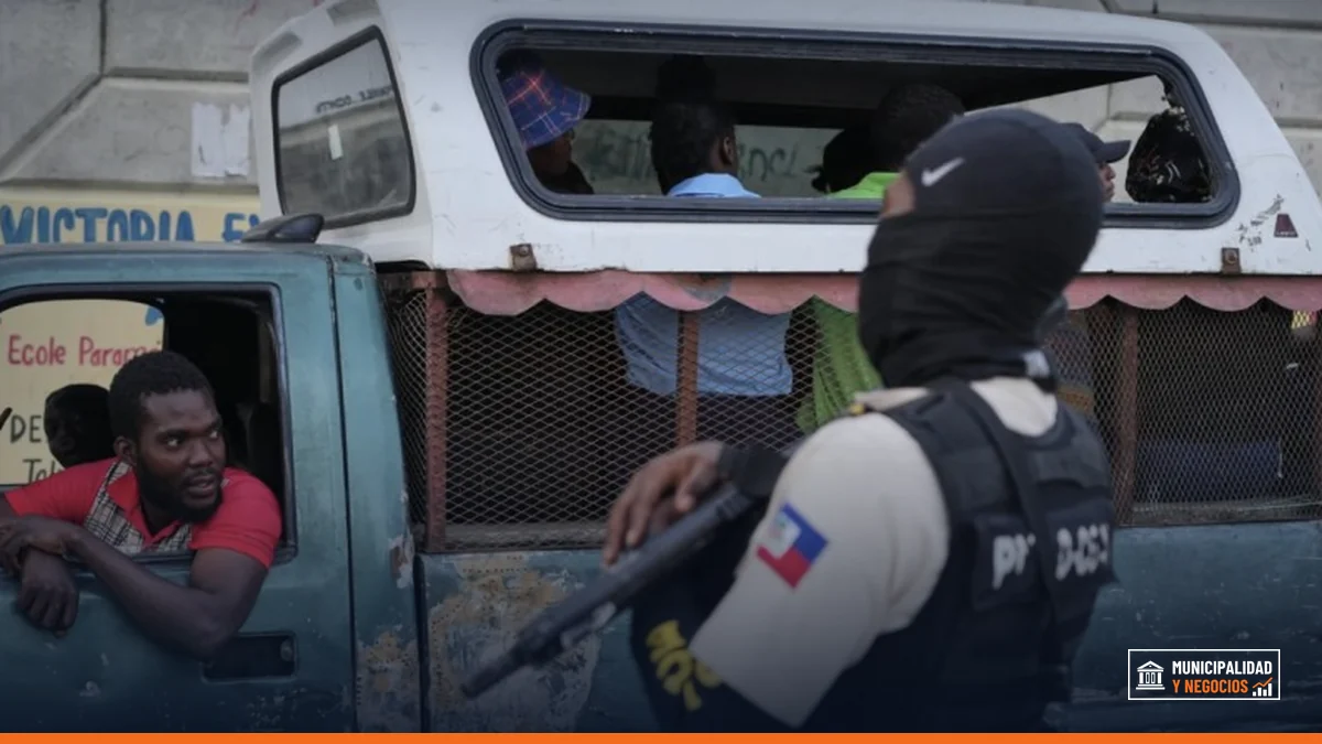 Fuerzas militares en tránsito por República Dominicana en camino a Haití.
