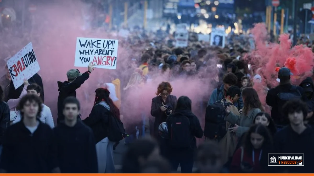 Manifestantes en una protesta en Roma, Italia.