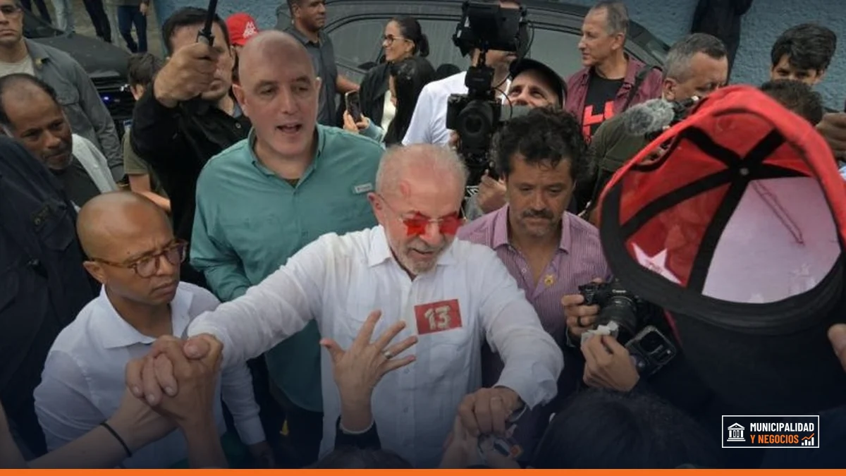 Votantes brasileños en una mesa electoral en Río de Janeiro durante el balotaje presidencial.