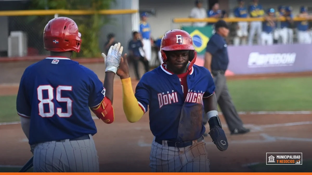 Jugadores de la República Dominicana en el estadio IPL Academy Complex durante el Premundial U18.