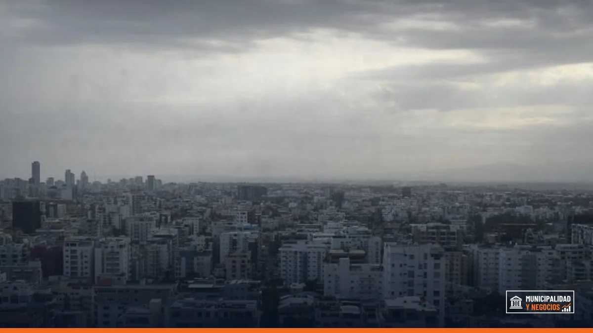 Fotografía de la capital dominicana mostrando la falta de árboles en la ciudad.