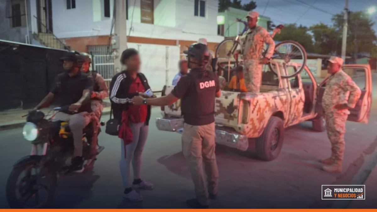Manifestantes haitianos exigen respeto a los derechos humanos en operativos migratorios en República Dominicana.
